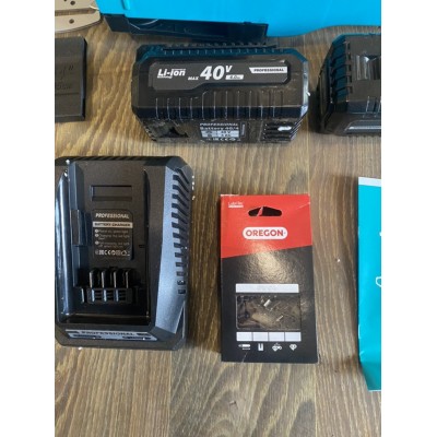 Аккумуляторная пила Makita DUC 4002 два АКБ (80 вольт 4 Аh) бесщеточный двигатель, шина 40 см