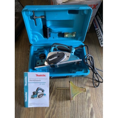 Электрорубанок Makita KP0800 в кейсе