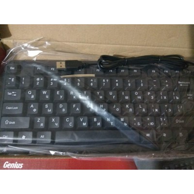 Полноразмерная проводная клавиатура Genius